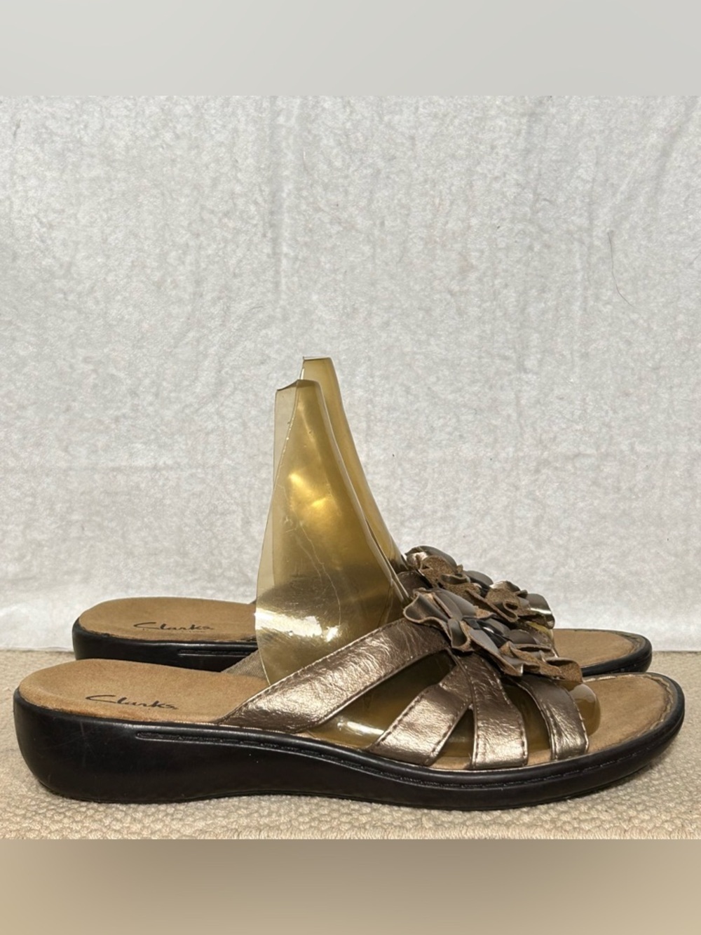 Clarks Womans Pewter Lena Leather Bendables Slip On Slides Sandals Shoes SZ 8M